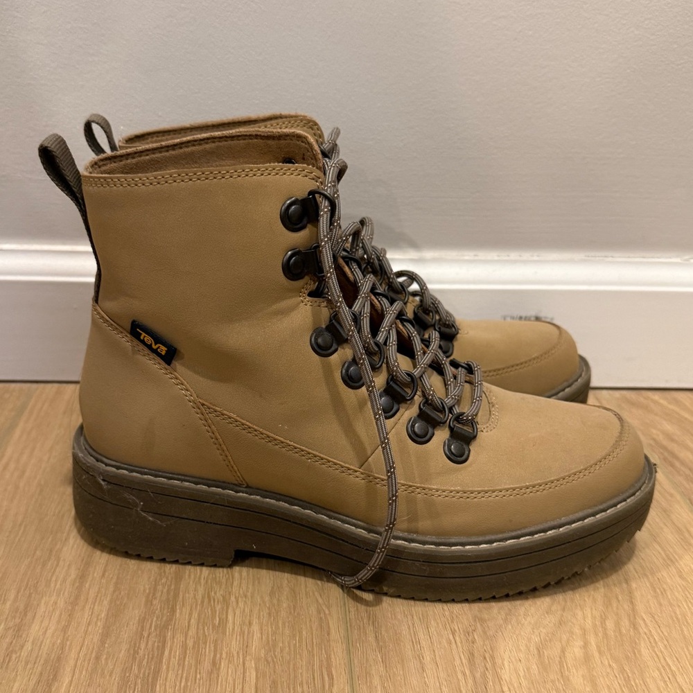 Teva Women’s Midform Boot